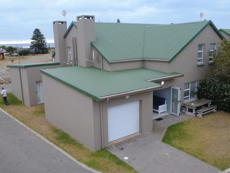 3 Bedroom Duplex Gouritsmond - Photo 3