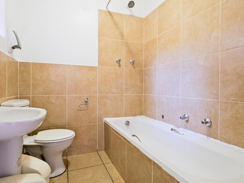 Apartment Block For Sale in Nasrec, Johannesburg - Photo 8