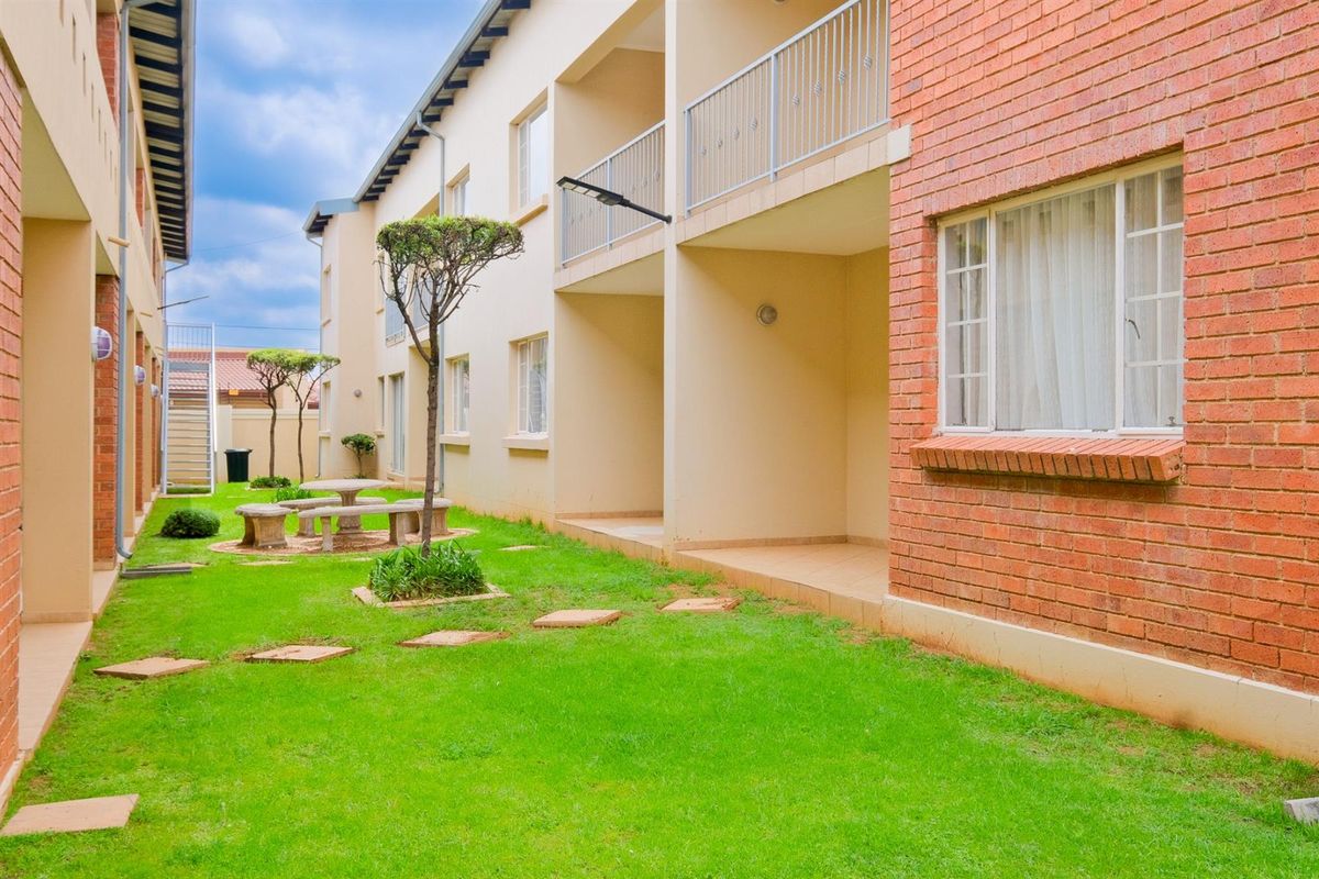 Apartment Block For Sale in Nasrec, Johannesburg - Photo 2