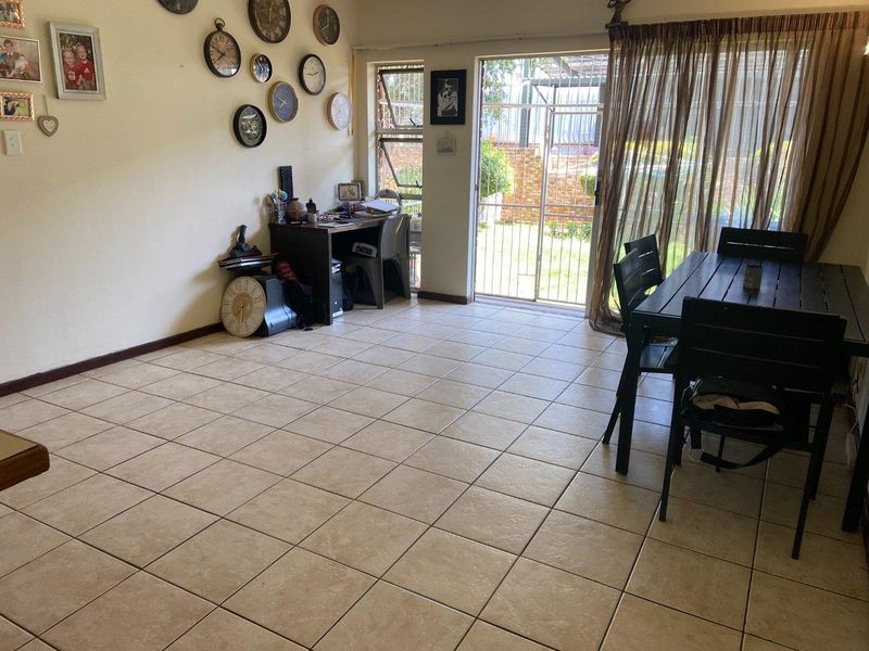 Townhouse For Sale in The Reeds, Centurion - Photo 3