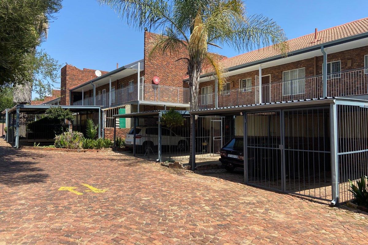 Townhouse For Sale in The Reeds, Centurion - Photo 4