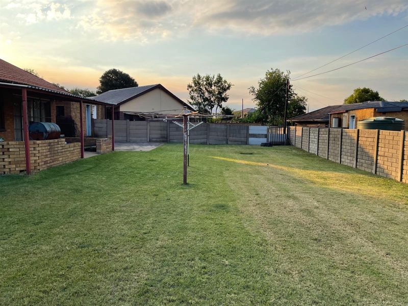 Located in a good and quiet area - Photo 10