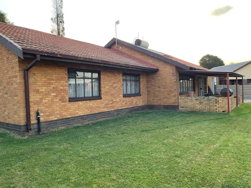 Located in a good and quiet area - Photo 5