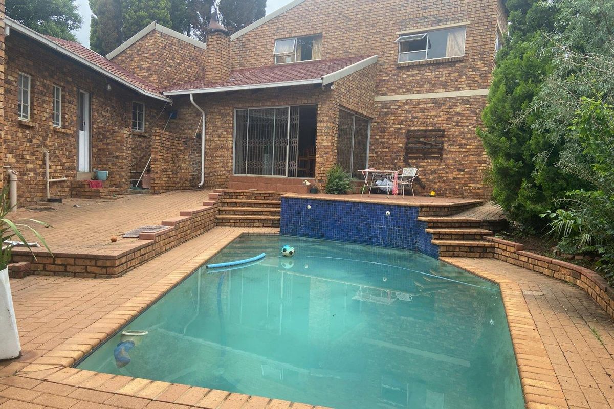 House For Sale in Zwartkop, Centurion - Photo 2