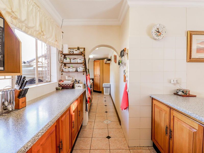 House For Sale in Zwartkop, Centurion - Photo 8