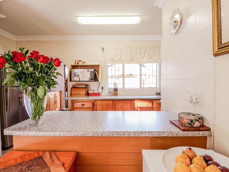 House For Sale in Zwartkop, Centurion - Photo 9