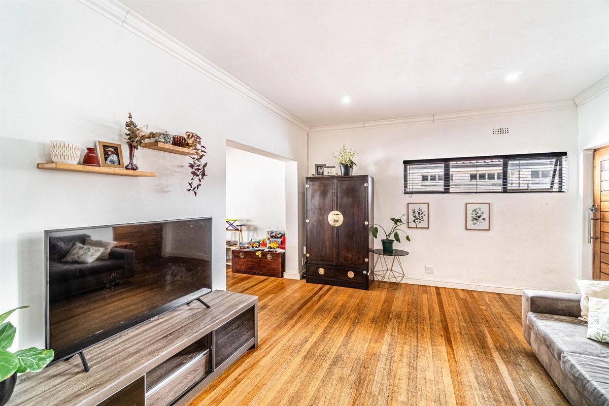 Charming 4 Bedroom Dual Living Home in the Heart of Plumstead, Cape Town - Photo 5