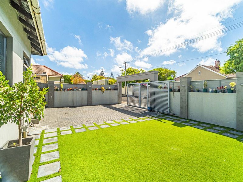 Charming 4 Bedroom Dual Living Home in the Heart of Plumstead, Cape Town - Photo 2