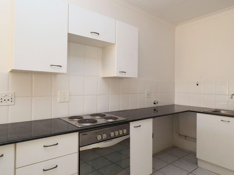 Apartment For Sale in Illovo, Sandton - Photo 4