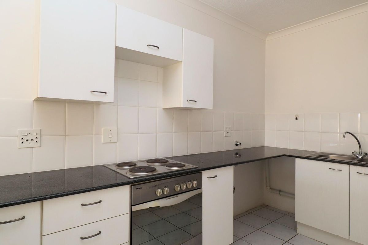 Apartment For Sale in Illovo, Sandton - Photo 4