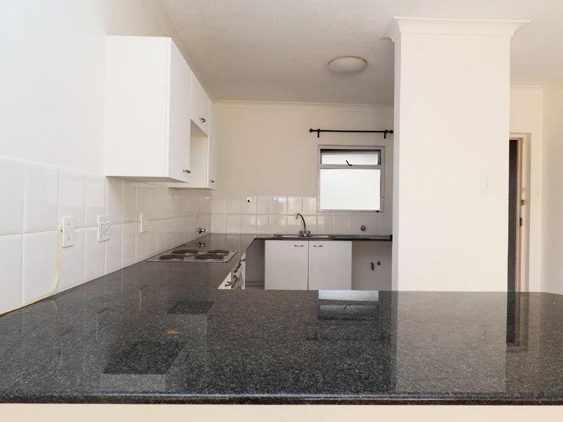 Apartment For Sale in Illovo, Sandton - Photo 2