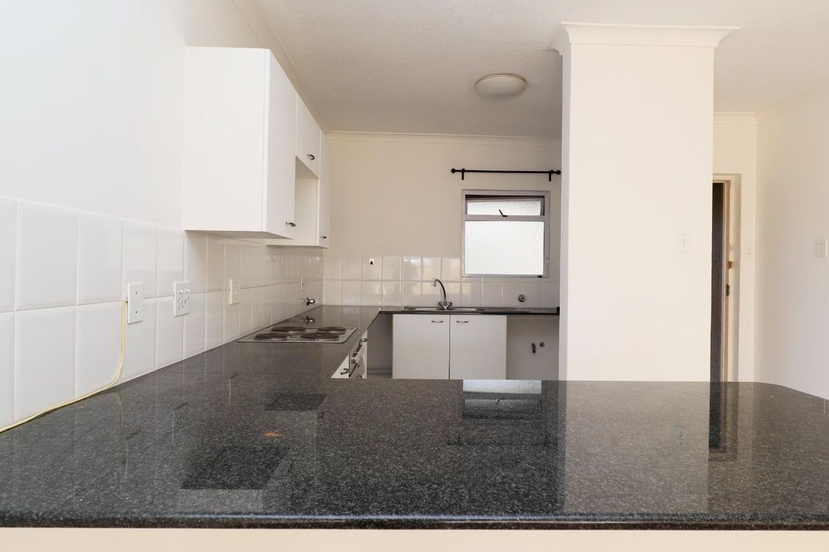 Apartment For Sale in Illovo, Sandton - Photo 2