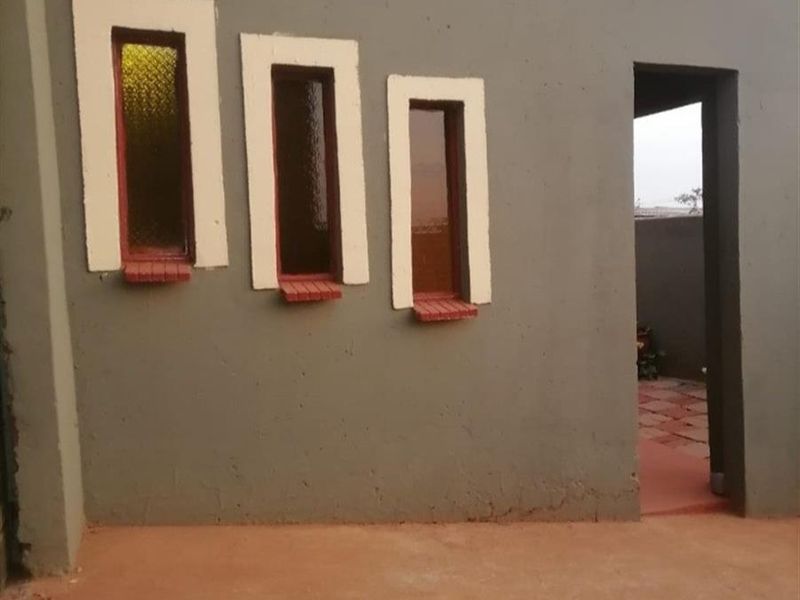 House For Sale in Orange Farm - Photo 9