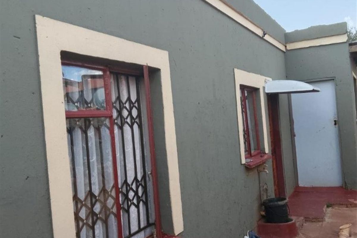 House For Sale in Orange Farm - Photo 3