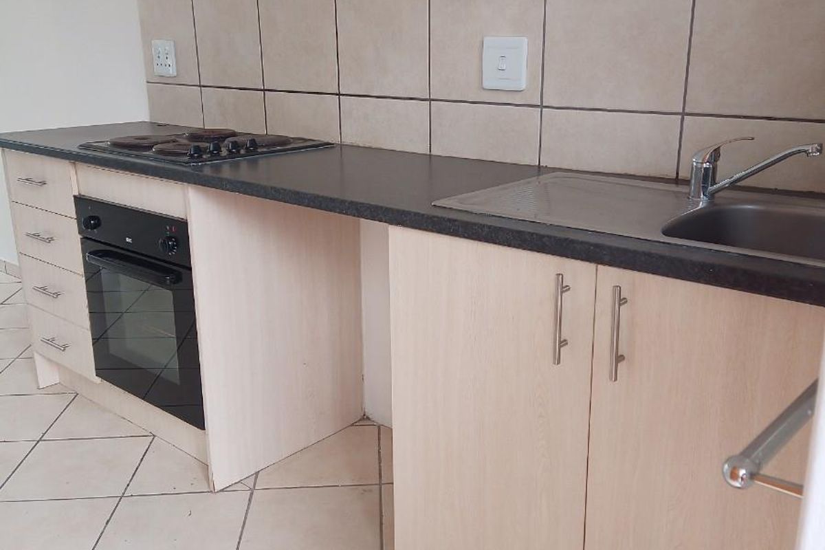 Apartment For Sale in Woodhurst, Chatsworth, KwaZulu Natal - Photo 3