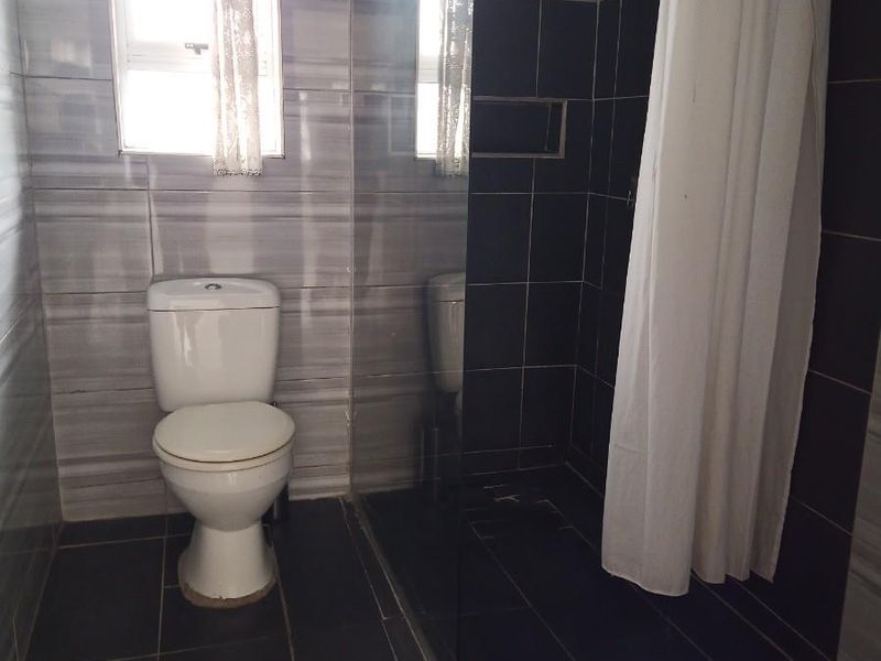 Apartment For Sale in Woodhurst, Chatsworth, KwaZulu Natal - Photo 9