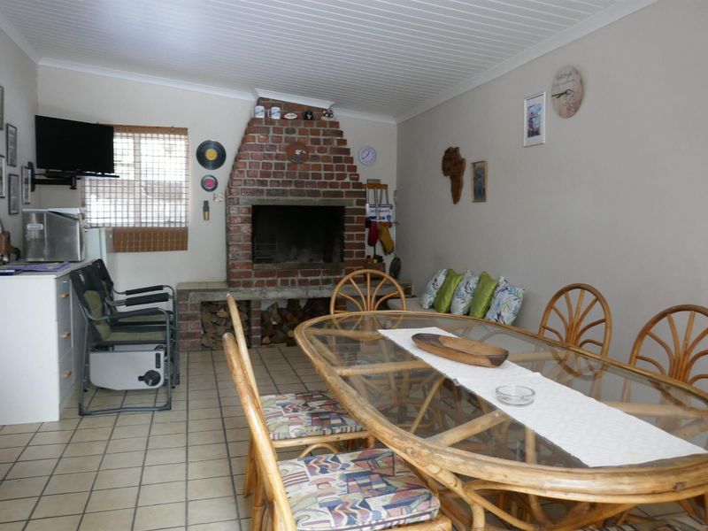 Immaculate Village Home Offering Privacy, Space and Easy Living - Photo 6