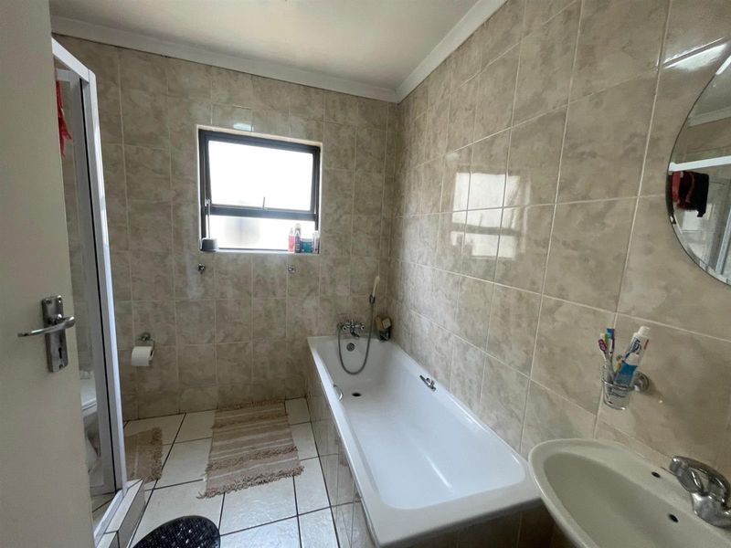 Two bedroom To Rent in Parklands Estate - Photo 6