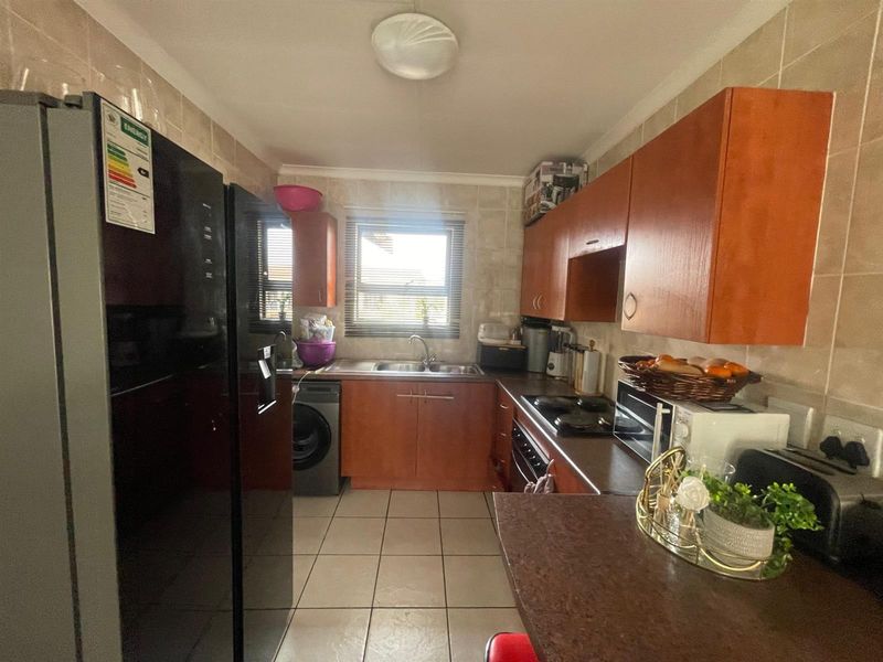Two bedroom To Rent in Parklands Estate - Photo 7