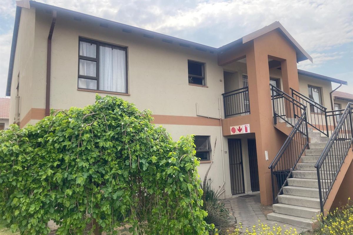 Two bedroom To Rent in Parklands Estate - Photo 3