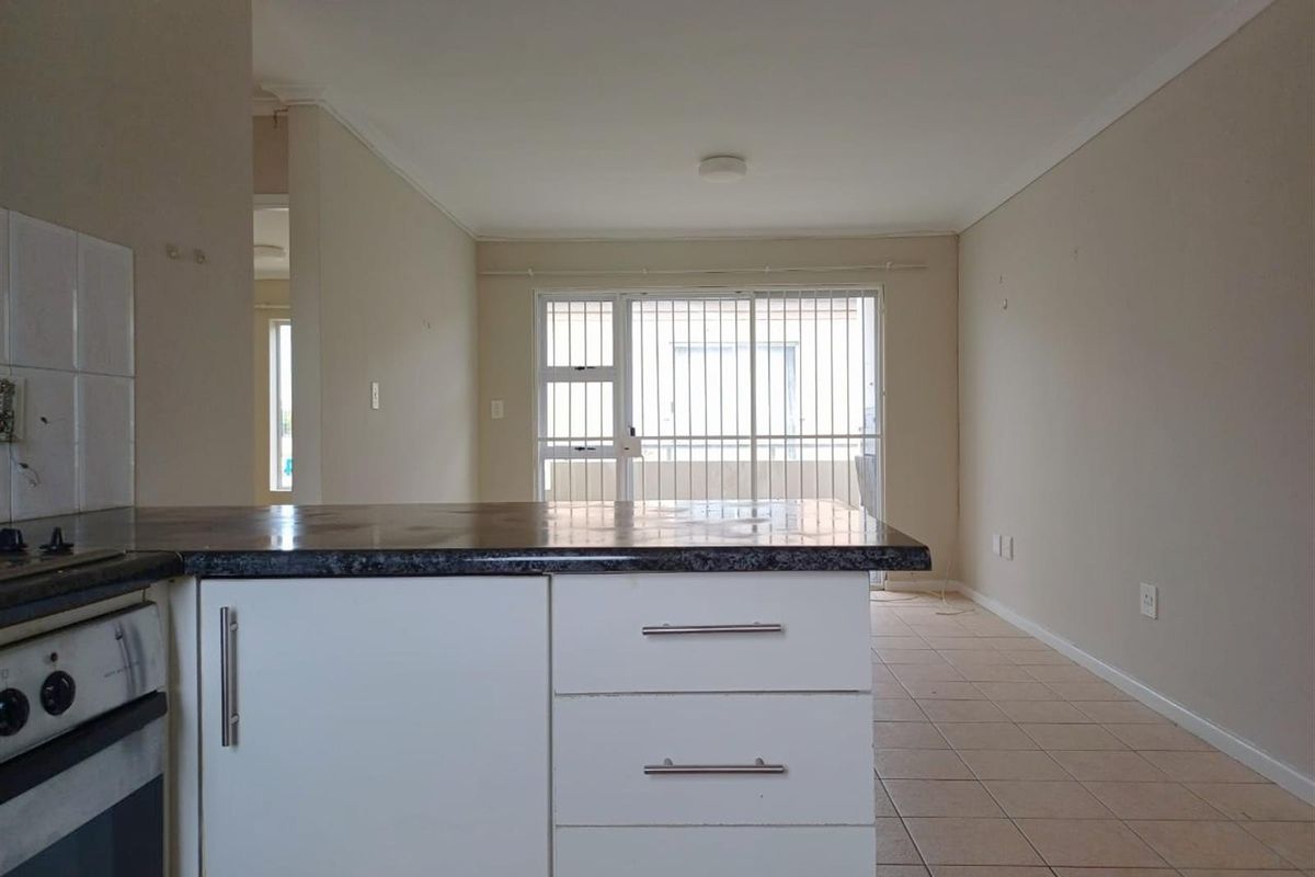 Neat 2 Bedroom Apartment in Parklands - Photo 4