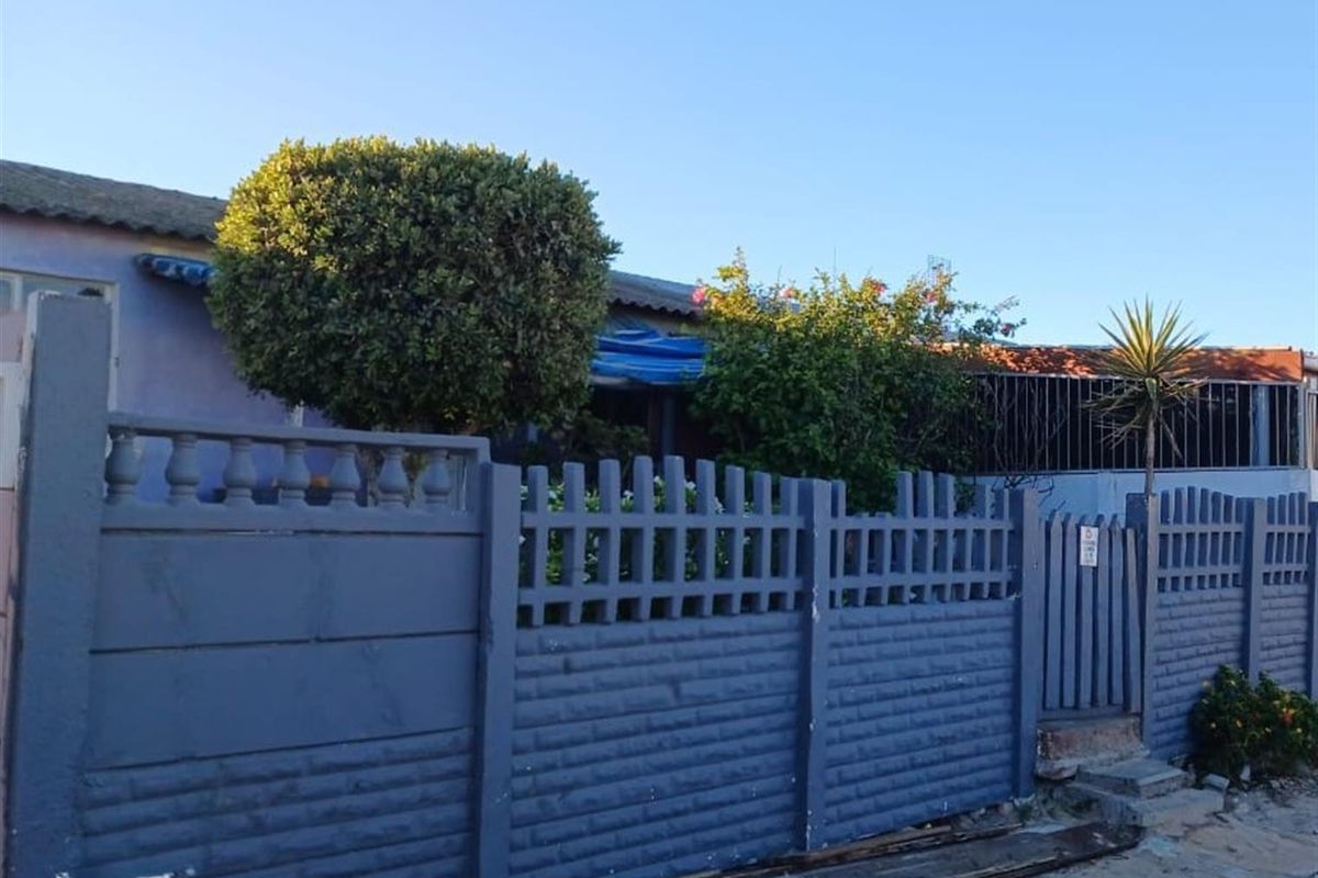 2 Bedroom House for Sale in Steenberg - Photo 3