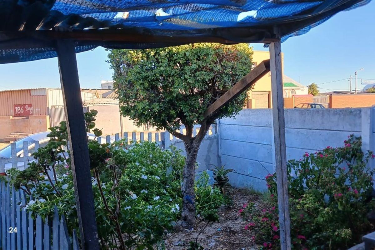 2 Bedroom House for Sale in Steenberg - Photo 2