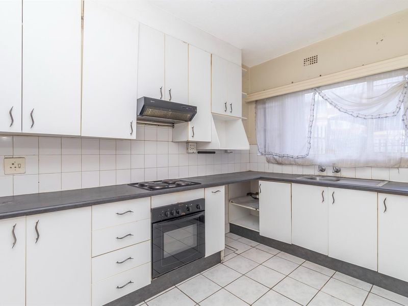 High-Yield Investment Opportunity | Garden Apartment with Multi-Let Potential - Photo 2