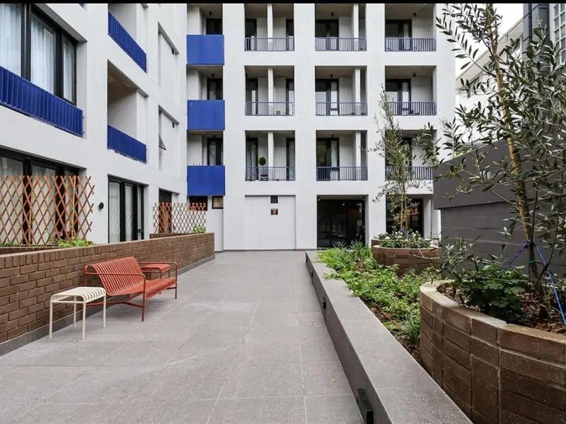 Fully furnished Airbnb Apartment in Sea Point - Photo 8