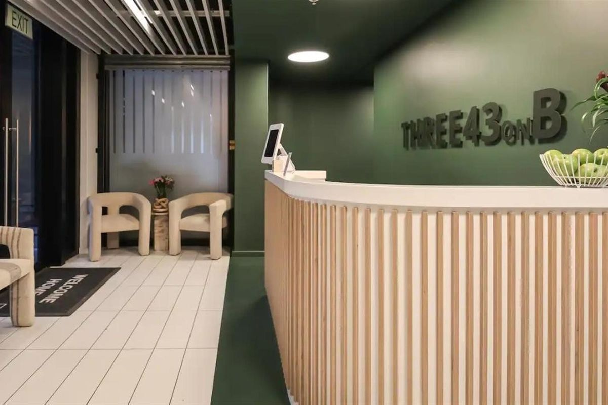 Fully furnished Airbnb Apartment in Sea Point - Photo 4