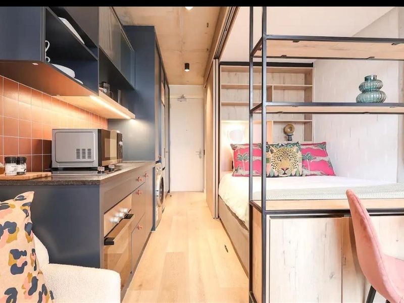 Fully furnished Airbnb Apartment in Sea Point - Photo 6