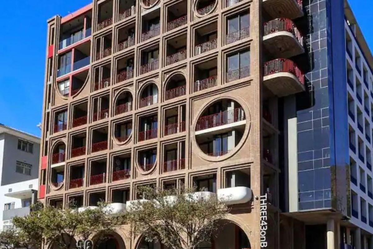 Fully furnished Airbnb Apartment in Sea Point - Photo 5