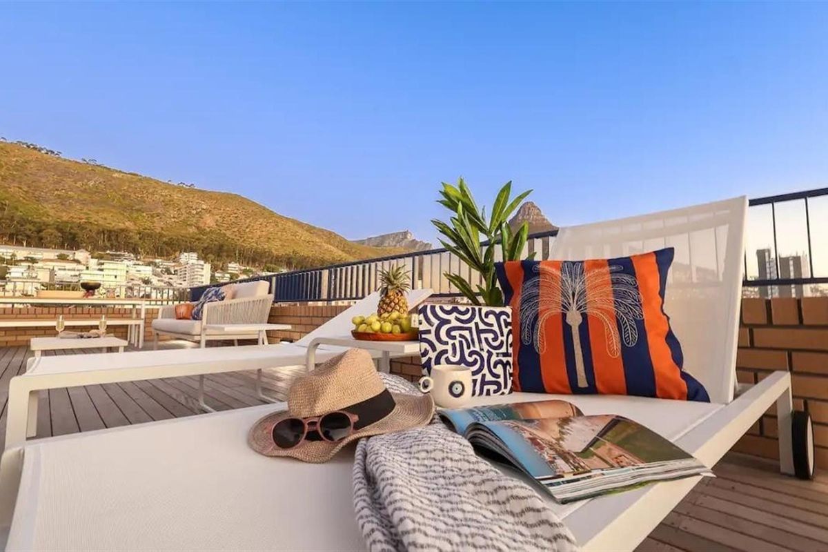 Fully furnished Airbnb Apartment in Sea Point - Photo 2