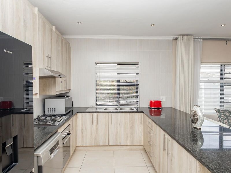 Modern 3 Bed Freestanding House For Sale in Parklands, Blouberg - Photo 4