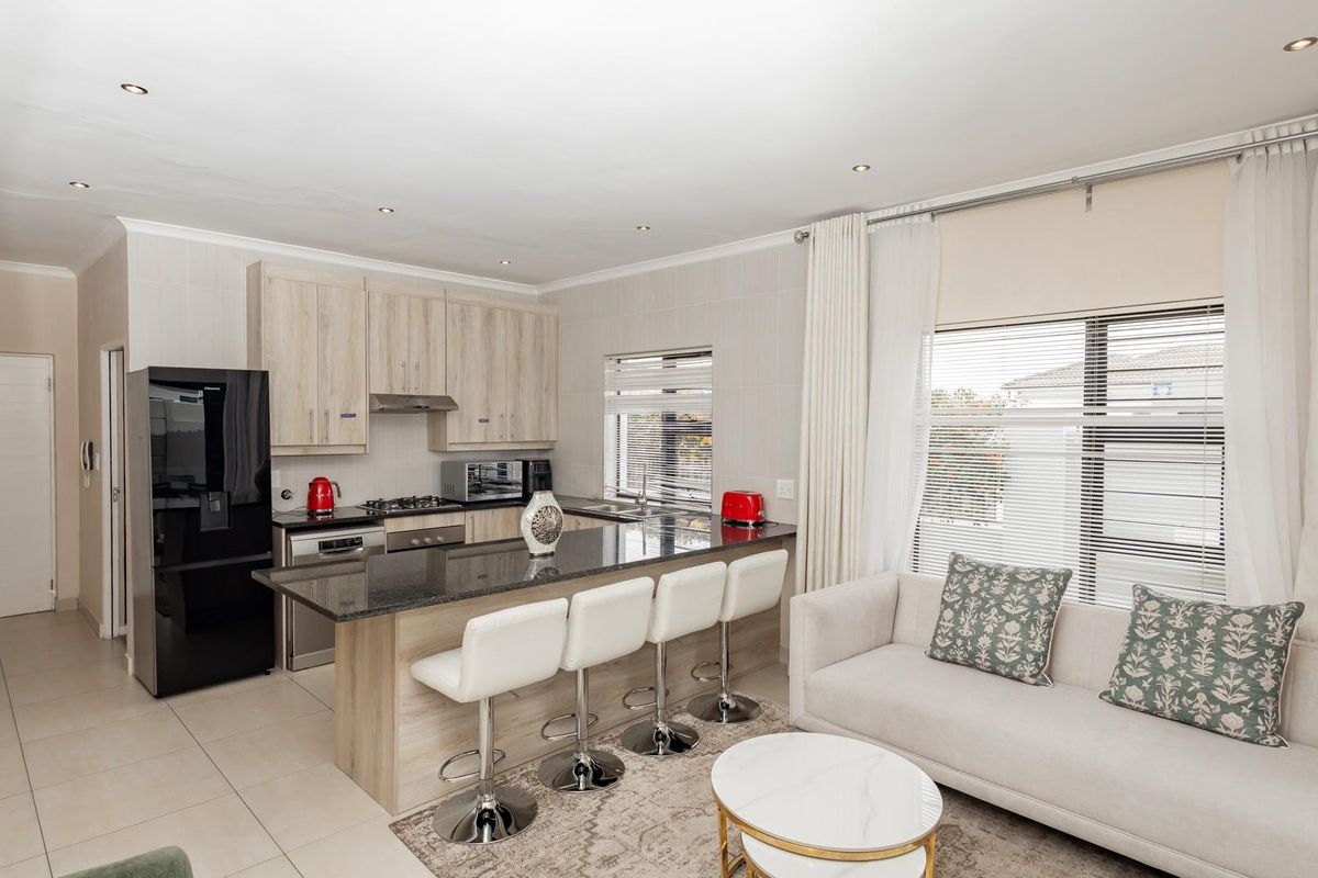 Modern 3 Bed Freestanding House For Sale in Parklands, Blouberg - Photo 2