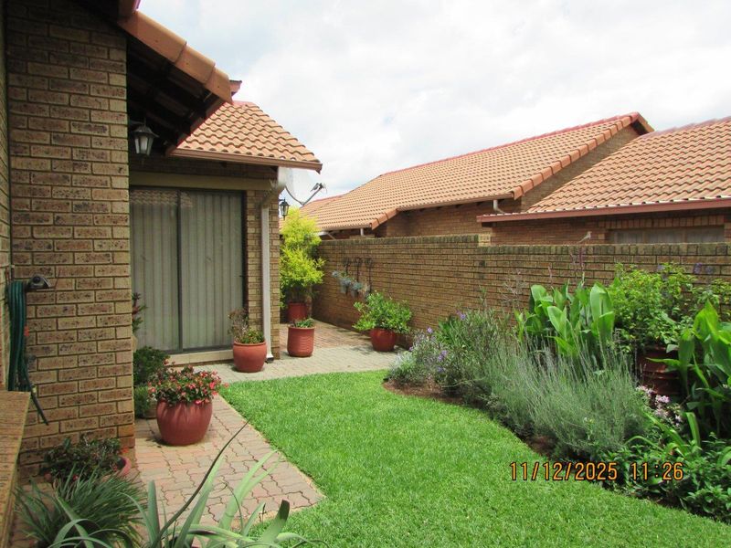 Townhouse For Sale in Bronkhorstspruit - Photo 2