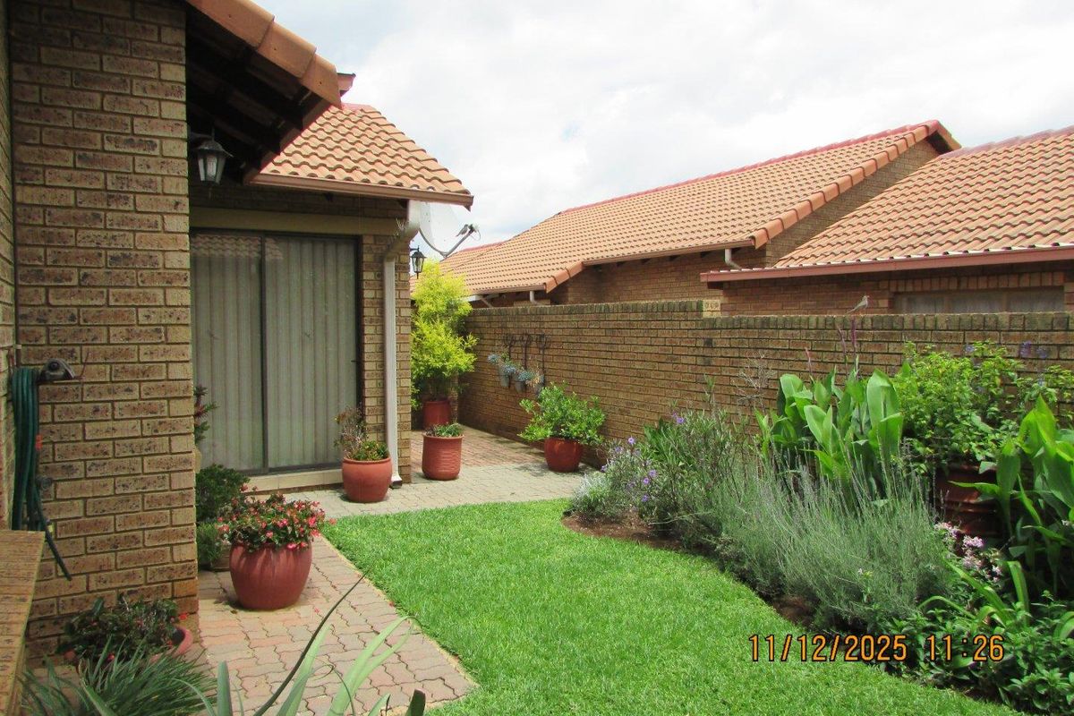 Townhouse For Sale in Bronkhorstspruit - Photo 2