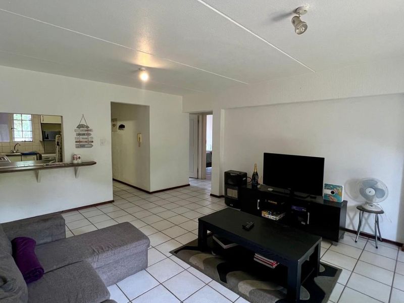 2 bedroom 1 bathroom -Graceland one - Photo 7