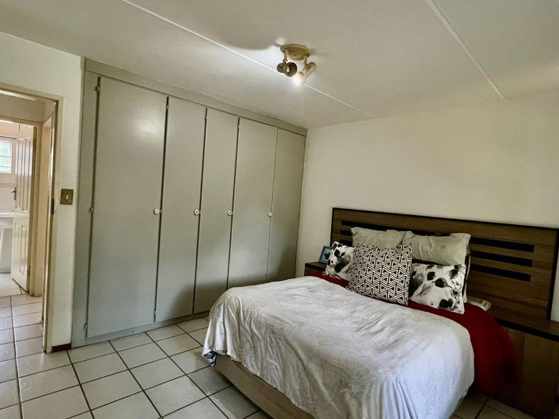 2 bedroom 1 bathroom -Graceland one - Photo 10