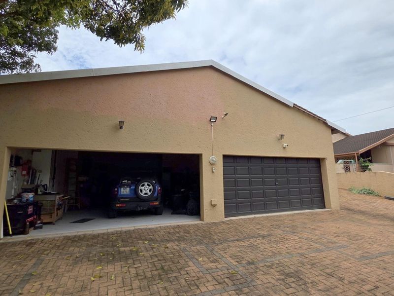 Magnificent 4 bedroom, 4 bathroom home For Sale in the heart of Ramsgate - Photo 2