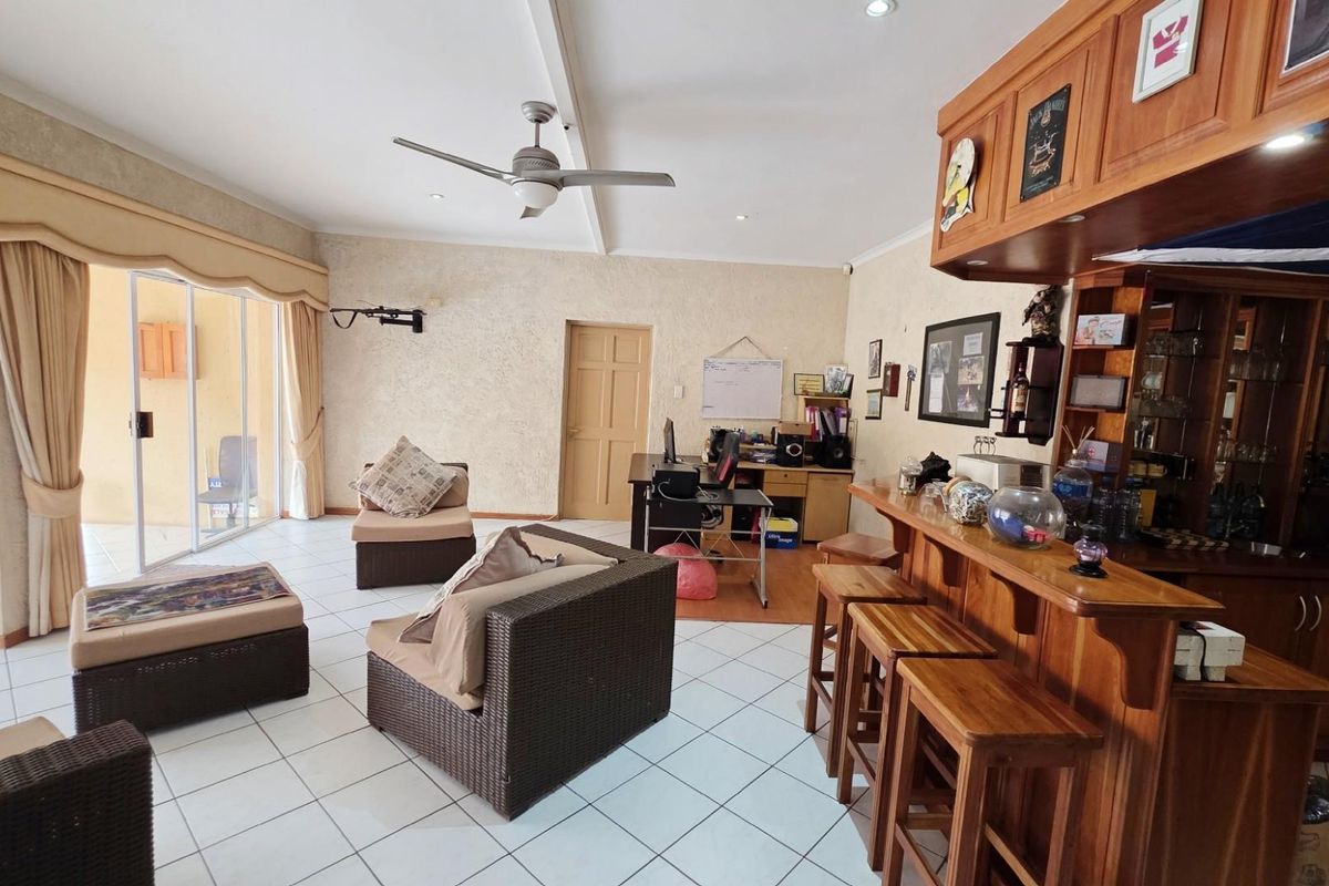 Magnificent 4 bedroom, 4 bathroom home For Sale in the heart of Ramsgate - Photo 5