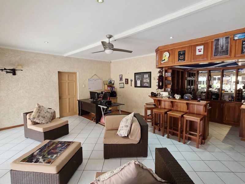 Magnificent 4 bedroom, 4 bathroom home For Sale in the heart of Ramsgate - Photo 3