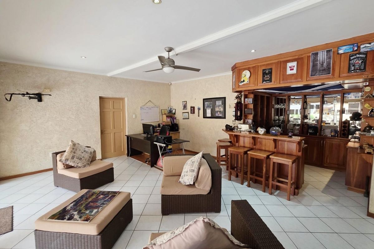 Magnificent 4 bedroom, 4 bathroom home For Sale in the heart of Ramsgate - Photo 3
