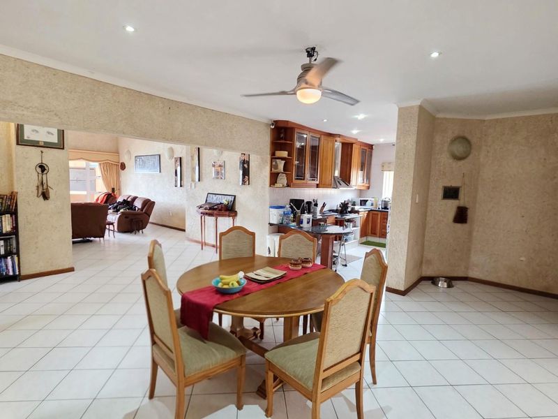 Magnificent 4 bedroom, 4 bathroom home For Sale in the heart of Ramsgate - Photo 7