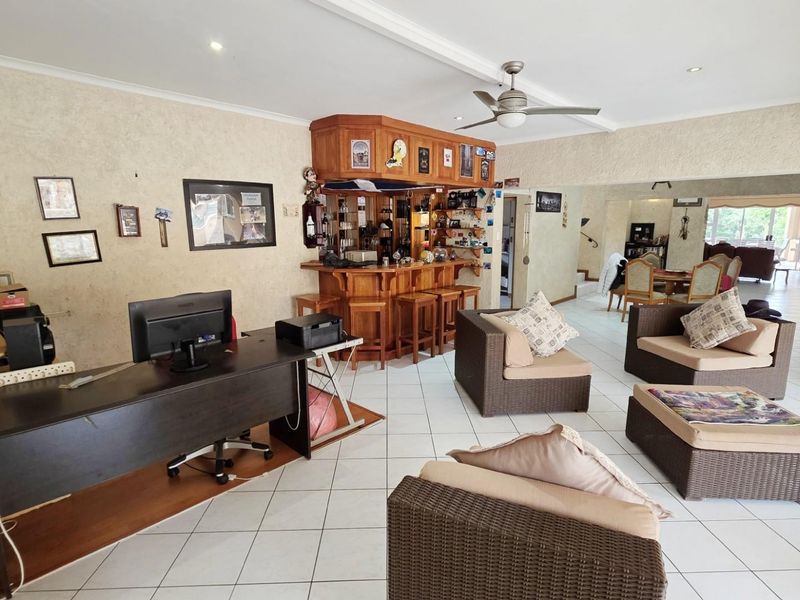 Magnificent 4 bedroom, 4 bathroom home For Sale in the heart of Ramsgate - Photo 4