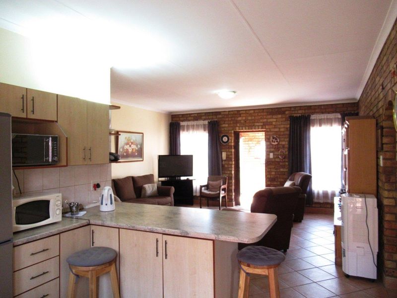 Townhouse For Sale in Bronkhorstspruit - Photo 8