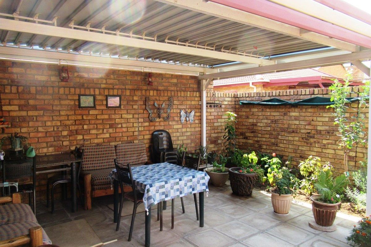 Townhouse For Sale in Bronkhorstspruit - Photo 3