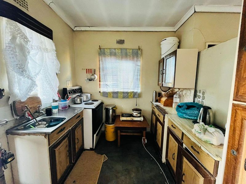 3 Bedroom house for sale in Zamdela Taylorpark Sasolburg - Photo 5