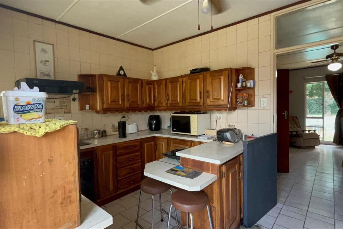Charming 3-Bedroom House For Sale in Sasolburg Central, Sasolburg - Photo 4