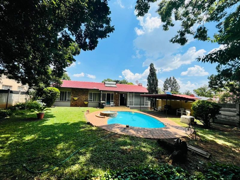 Charming 3-Bedroom House For Sale in Sasolburg Central, Sasolburg - Photo 3